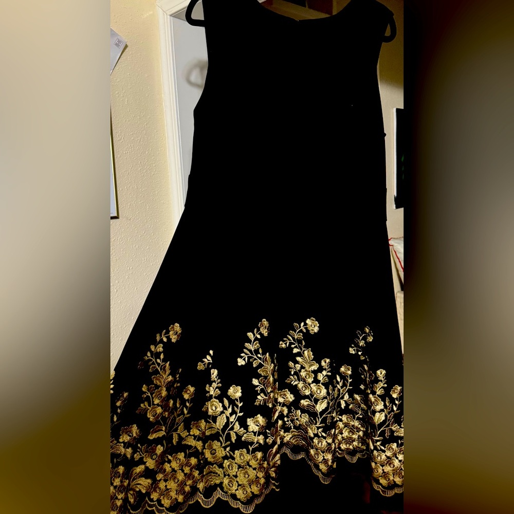 Women’s Calvin Klein Little Black Dress w/Gold Rose/floral embroidery.Size 16